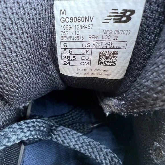 New Balance 9060 Women's Size 7.5 Eclipse Navy Suede Shoes Sneakers GC9060NV - Picture 9 of 10